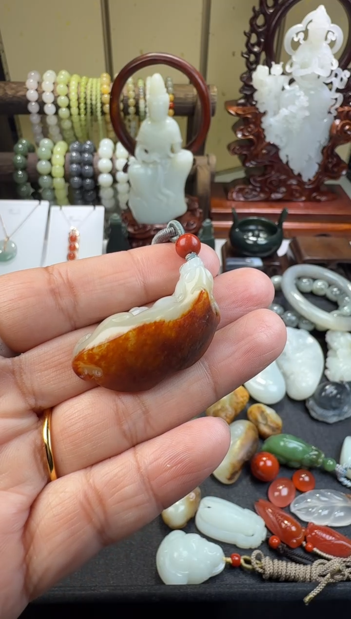 颈饰未镶嵌和田玉小****V和田玉