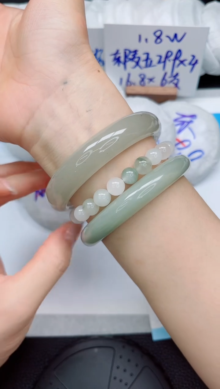 石英质玉手镯未镶嵌63-61