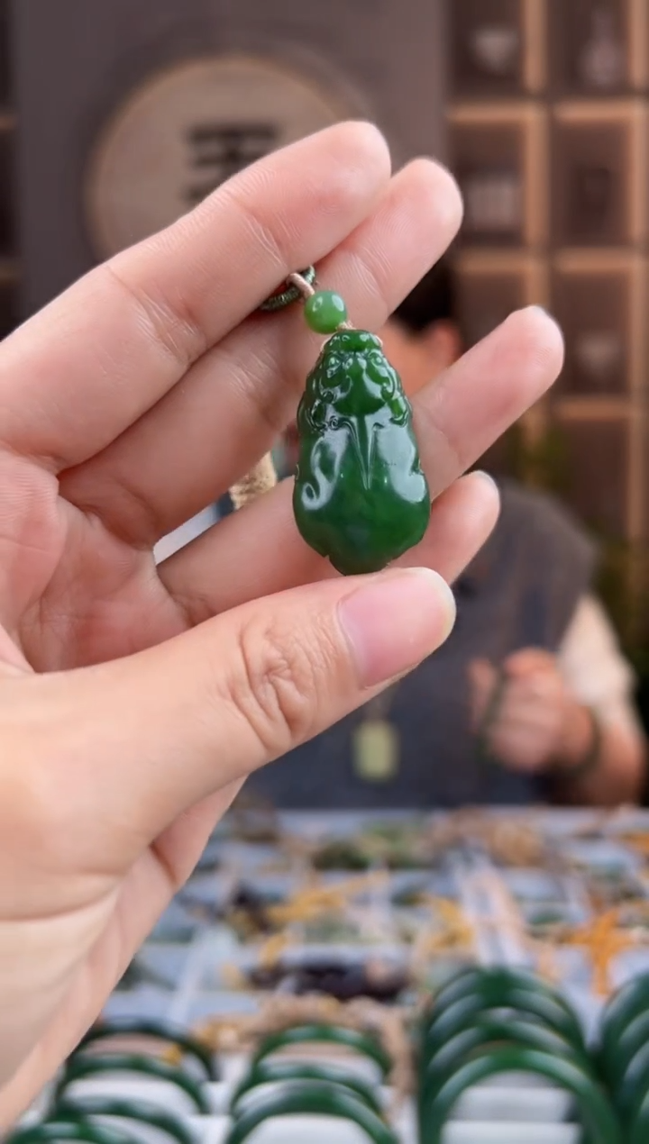 颈饰未镶嵌和田玉拍一发一，拍一发一