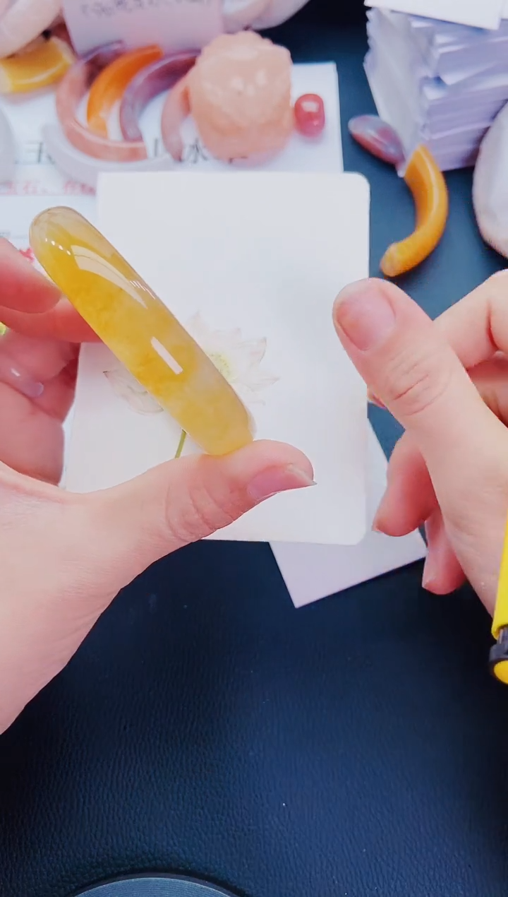 【闪购商品】石英质玉手镯未镶嵌H128-55-56