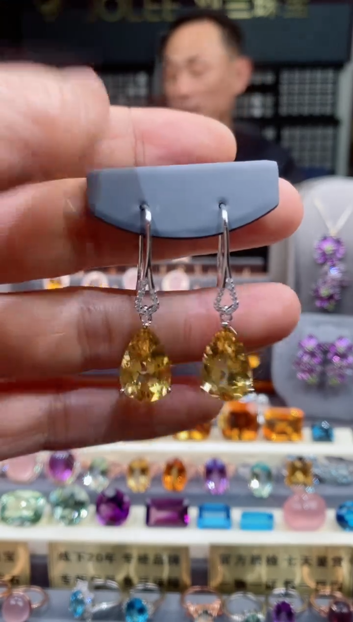 【闪购商品】黄晶耳钉银S925镶嵌黄晶耳钉