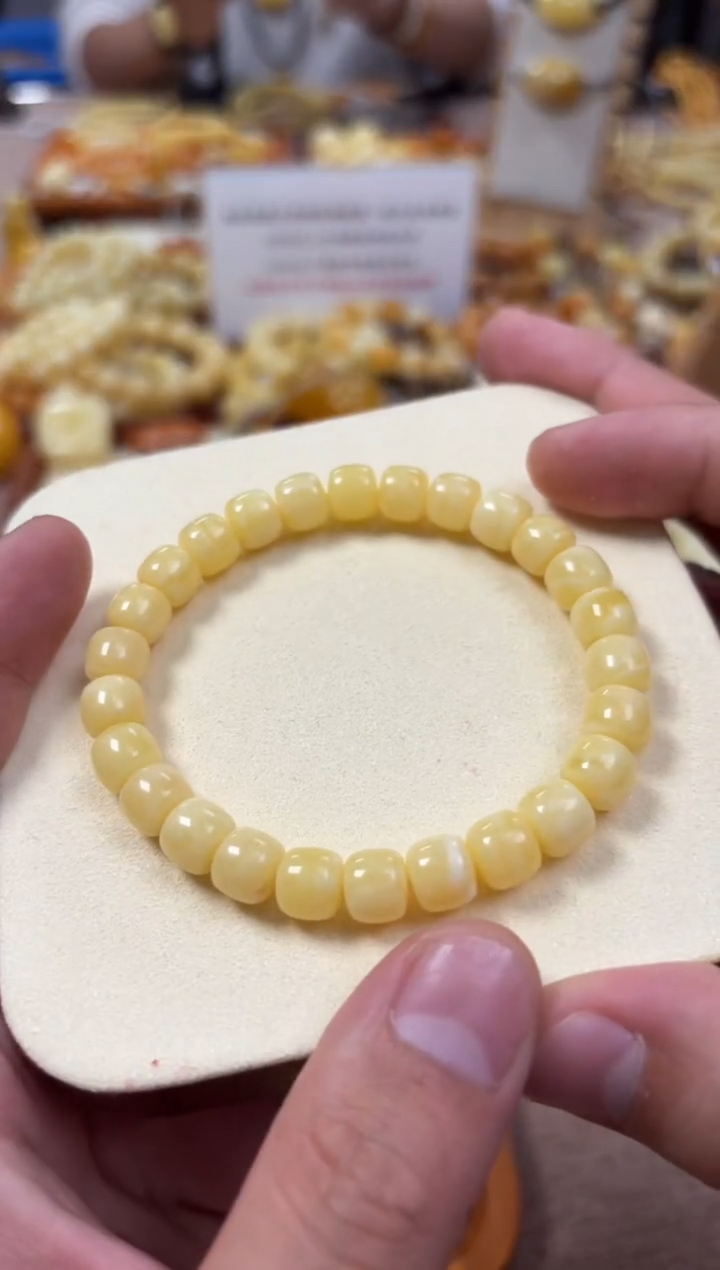 【闪购商品】蜜蜡裸石未镶嵌手串