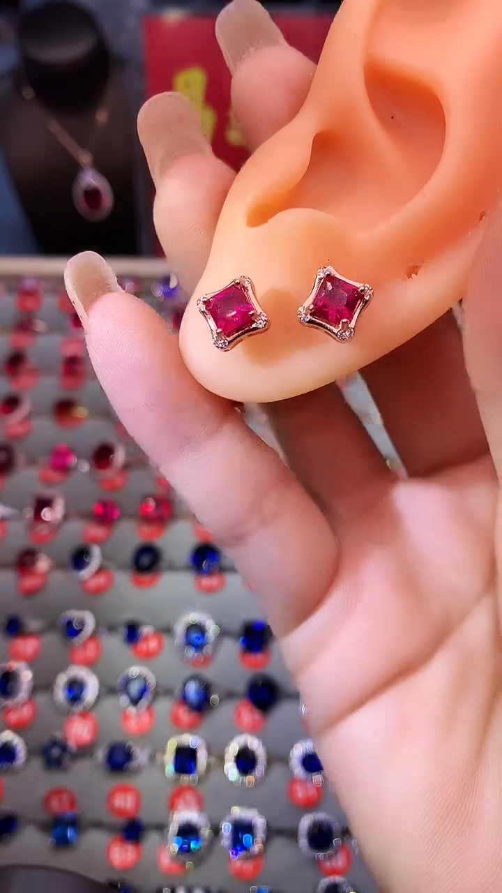 【闪购商品】红宝石耳饰银S925镶嵌11111