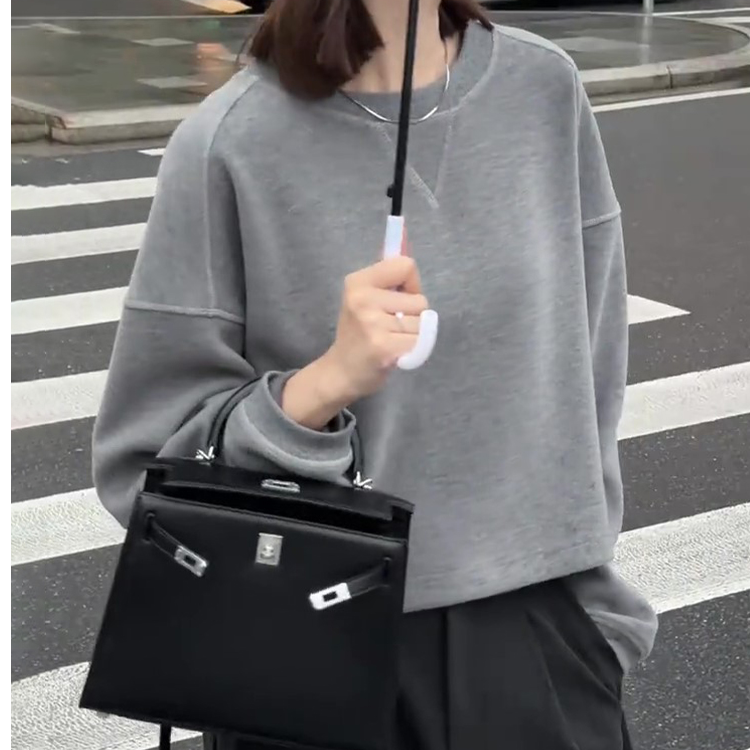 小个子灰色短款圆领卫衣女士秋季2025新款爆款时尚洋气宽松上衣