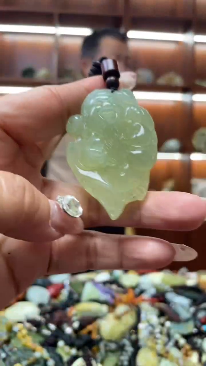 未镶嵌岫玉挂件 