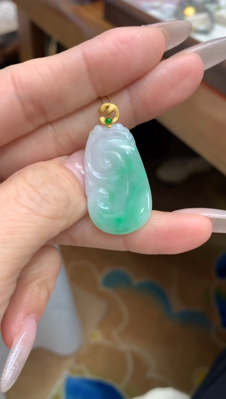 【闪购商品】翡翠颈饰18K金镶嵌如意