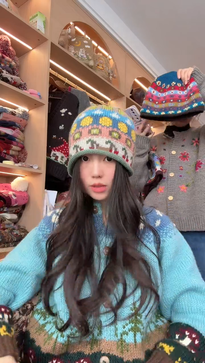 羊毛浅色樱桃帽 