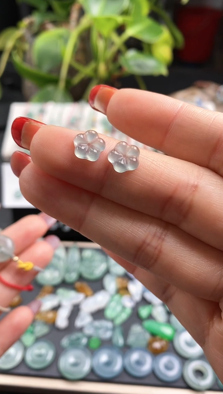 【闪购商品】翡翠散珠小花一对