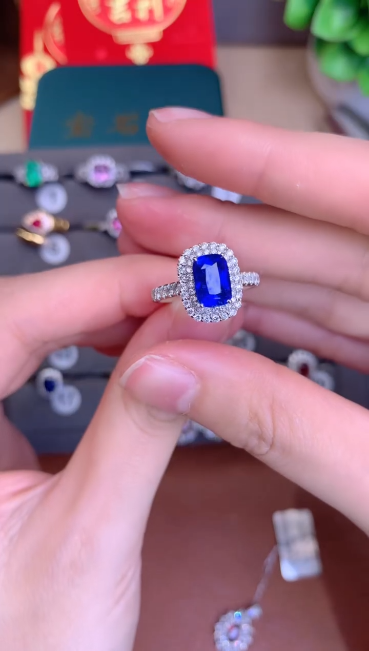 【闪购商品】蓝宝石戒指18K金镶嵌2.2ct