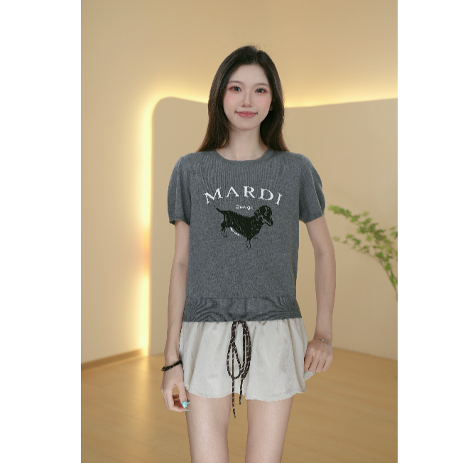 Mardi新款腊肠狗打底修身小众短款T恤百搭正肩圆领T恤时尚显瘦