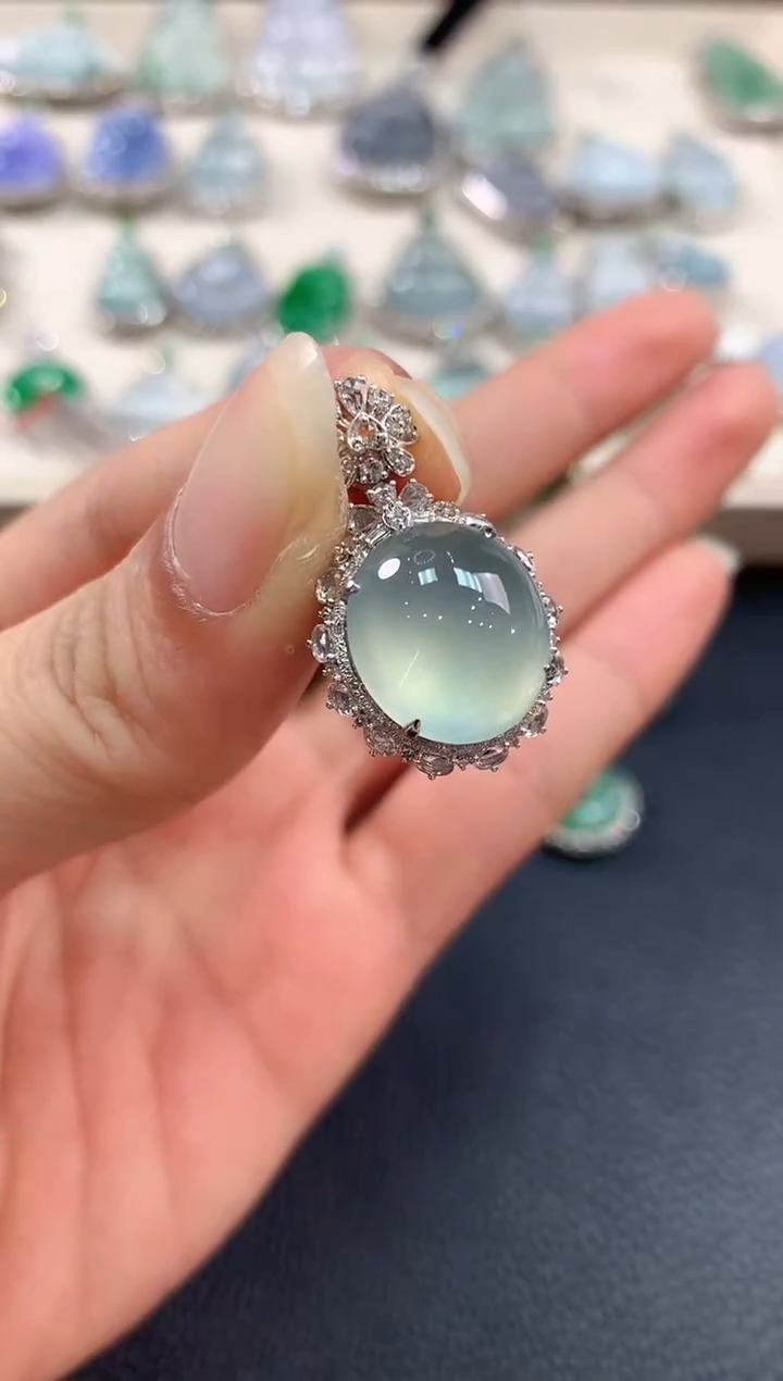 【闪购商品】翡翠吊坠(不含链)18K金镶嵌n95    