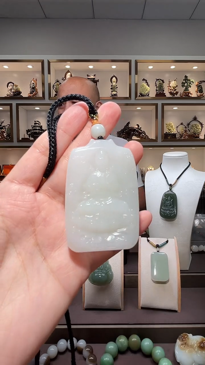 和田玉未镶嵌颈饰苏