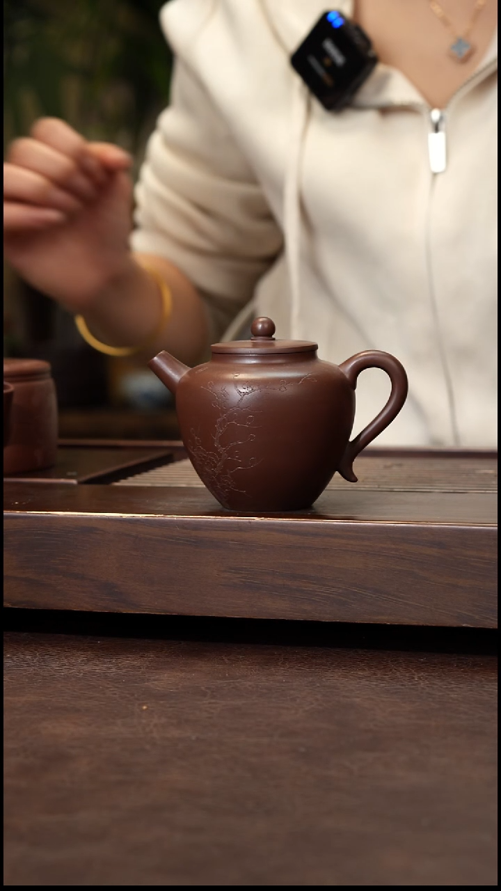 茶壶紫砂紫泥刻绘平盖秋水