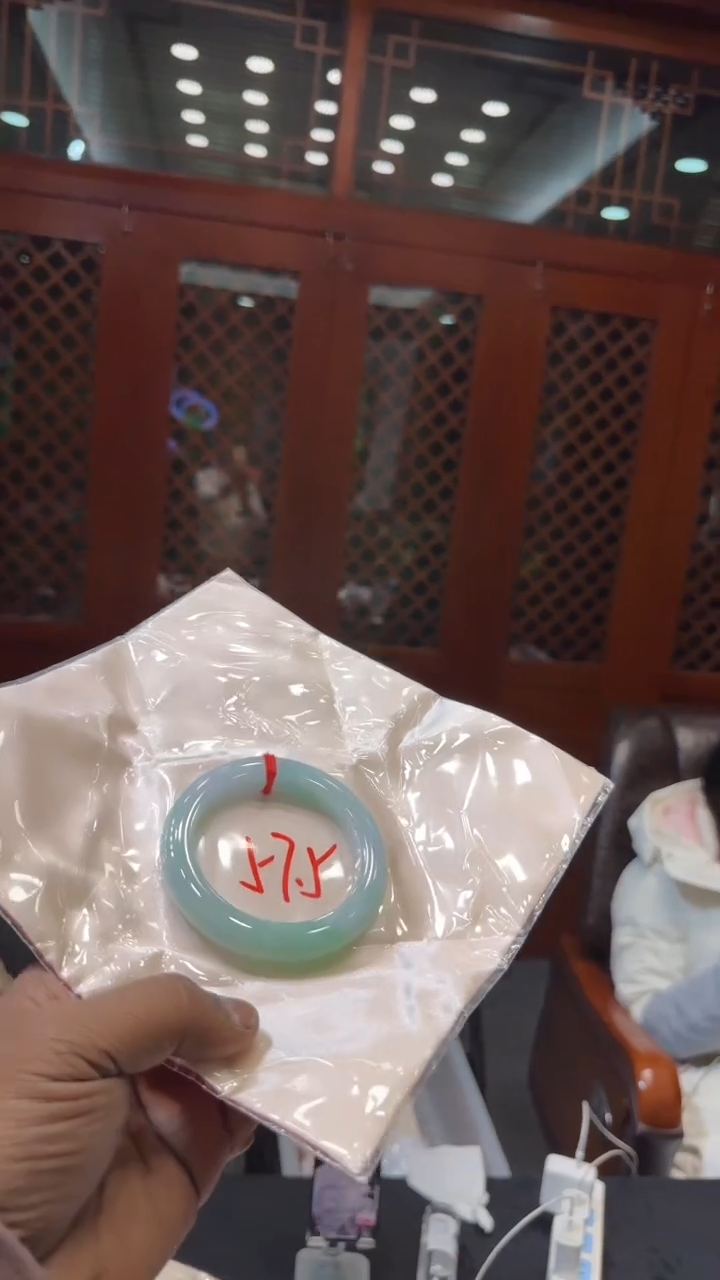 【闪购商品】翡翠手镯未镶嵌手镯