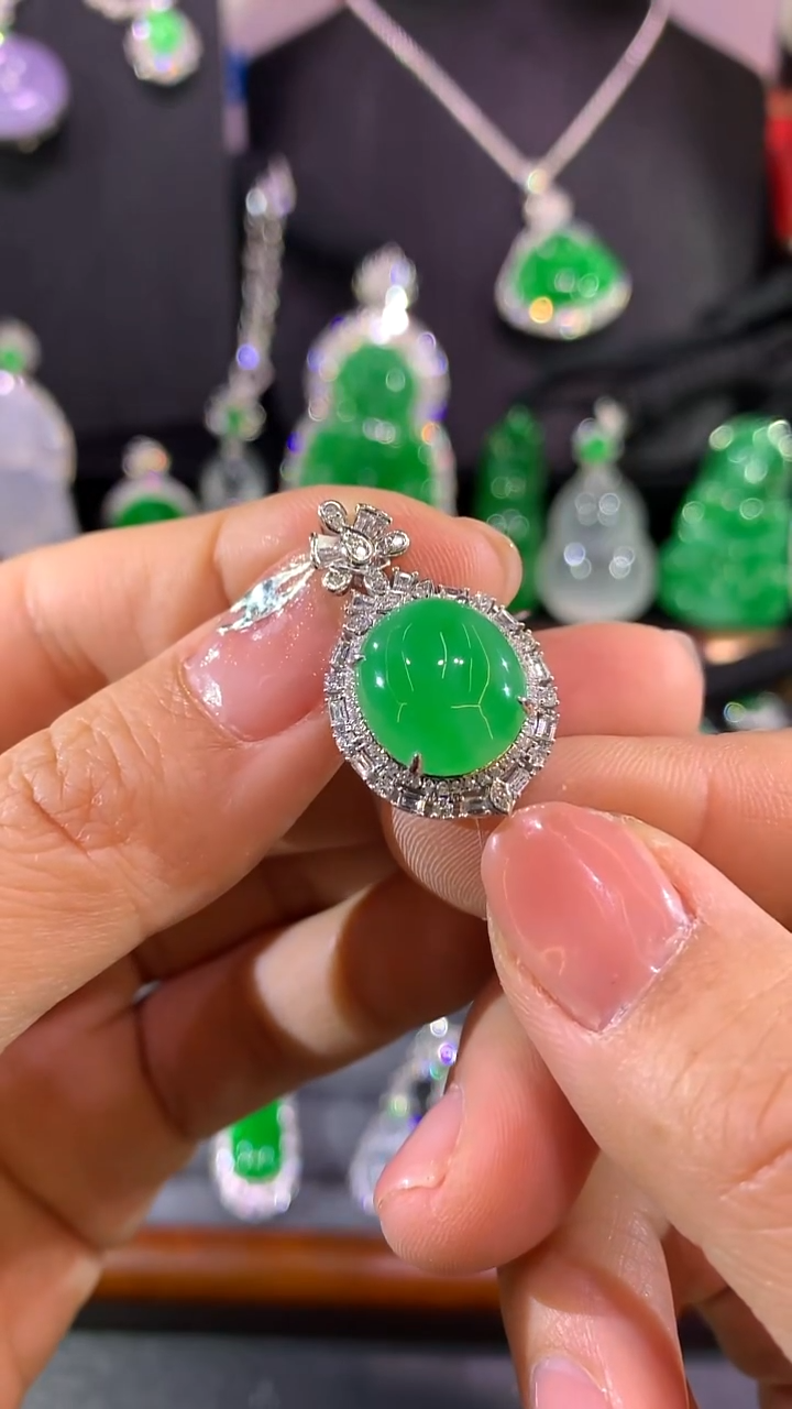 吊坠(不含链)18K金镶嵌翡翠吊坠