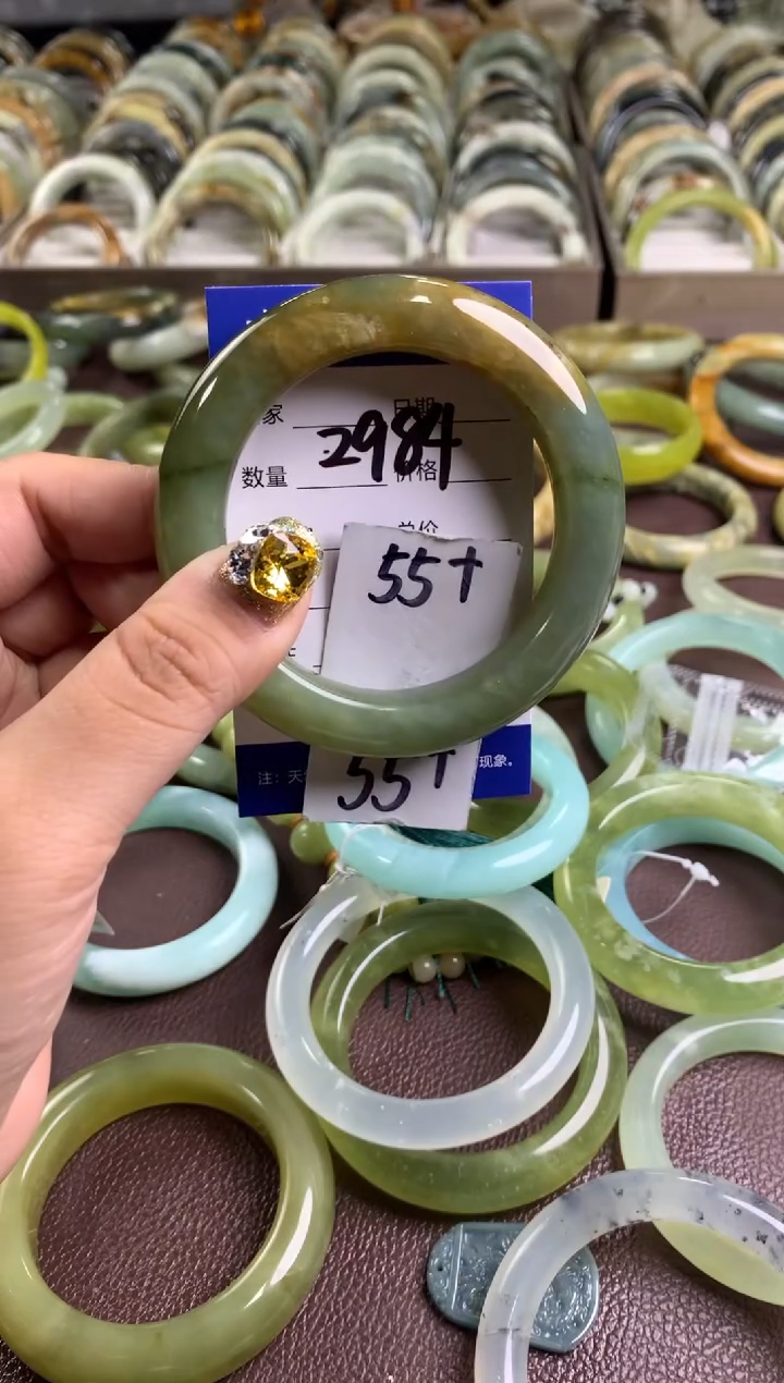 【闪购商品】蛇纹石玉手镯未镶嵌2984