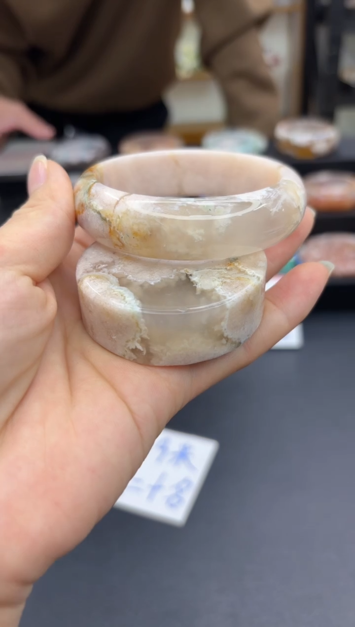 【闪购商品】石英质玉手镯未镶嵌C585(56圈赠送镯心)