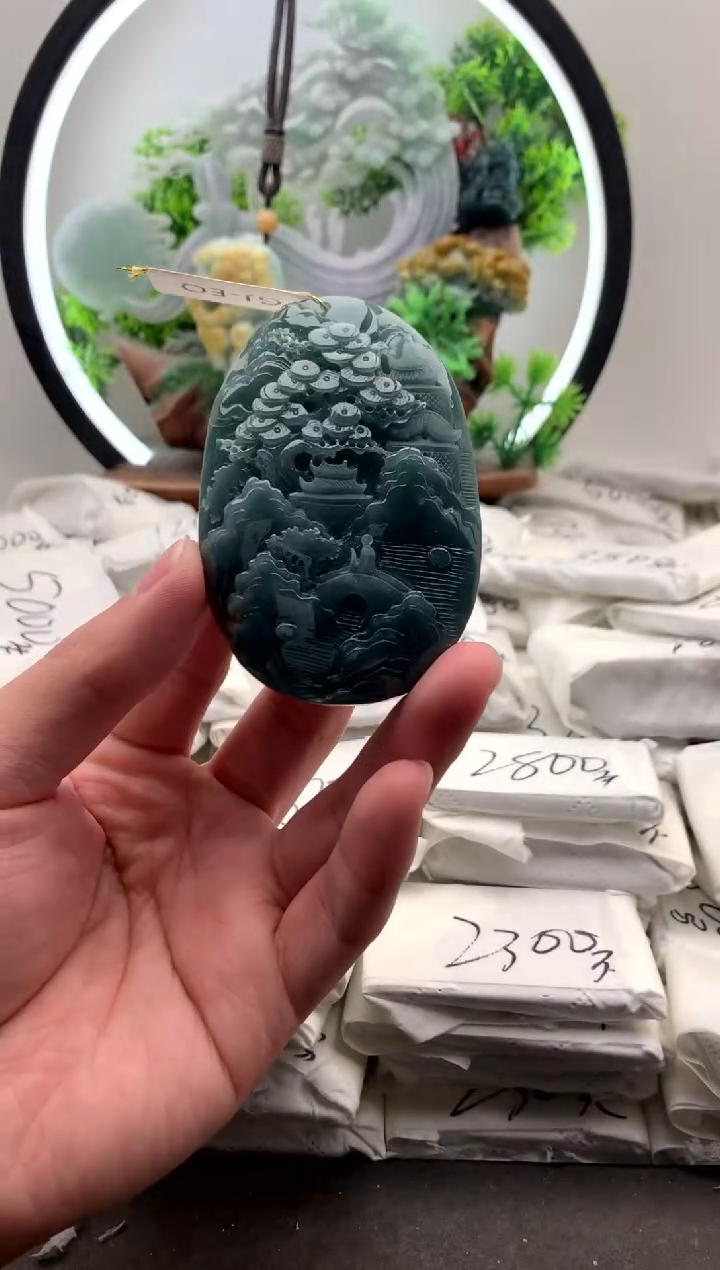 【闪购商品】翡翠颈饰未镶嵌山水牌