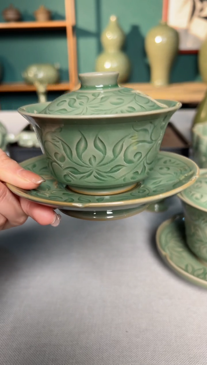 【闪购商品】其他纯手工按缠枝莲纹三才盖碗