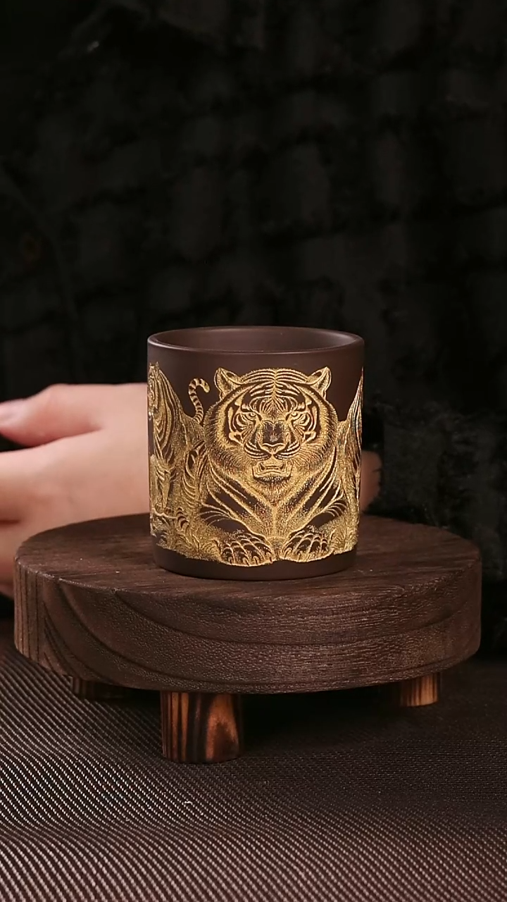 茶杯紫砂紫砂刻绘主人杯铺金五虎