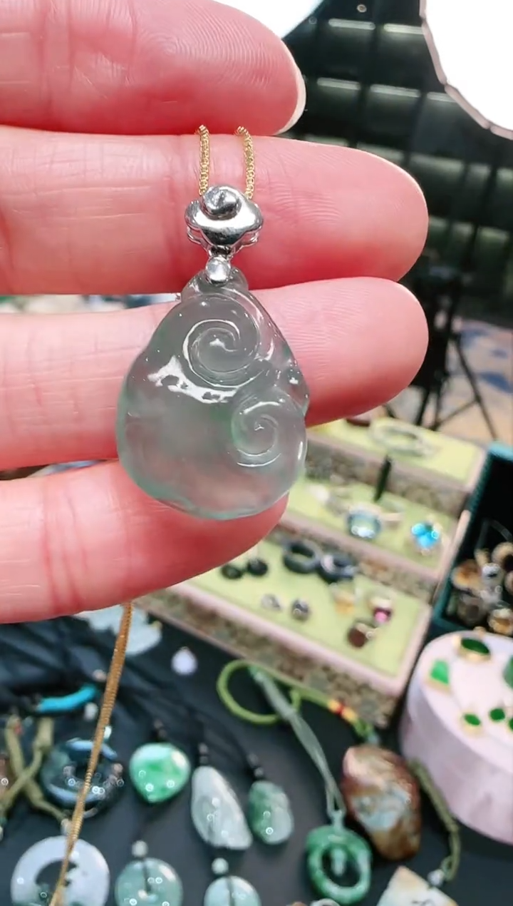 【闪购商品】翡翠颈饰18K金镶嵌吊坠