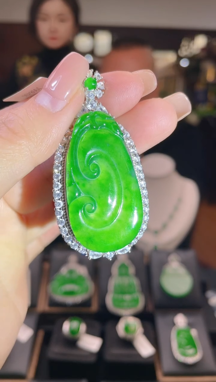 【闪购商品】翡翠吊坠(不含链)未镶嵌翡翠吊坠