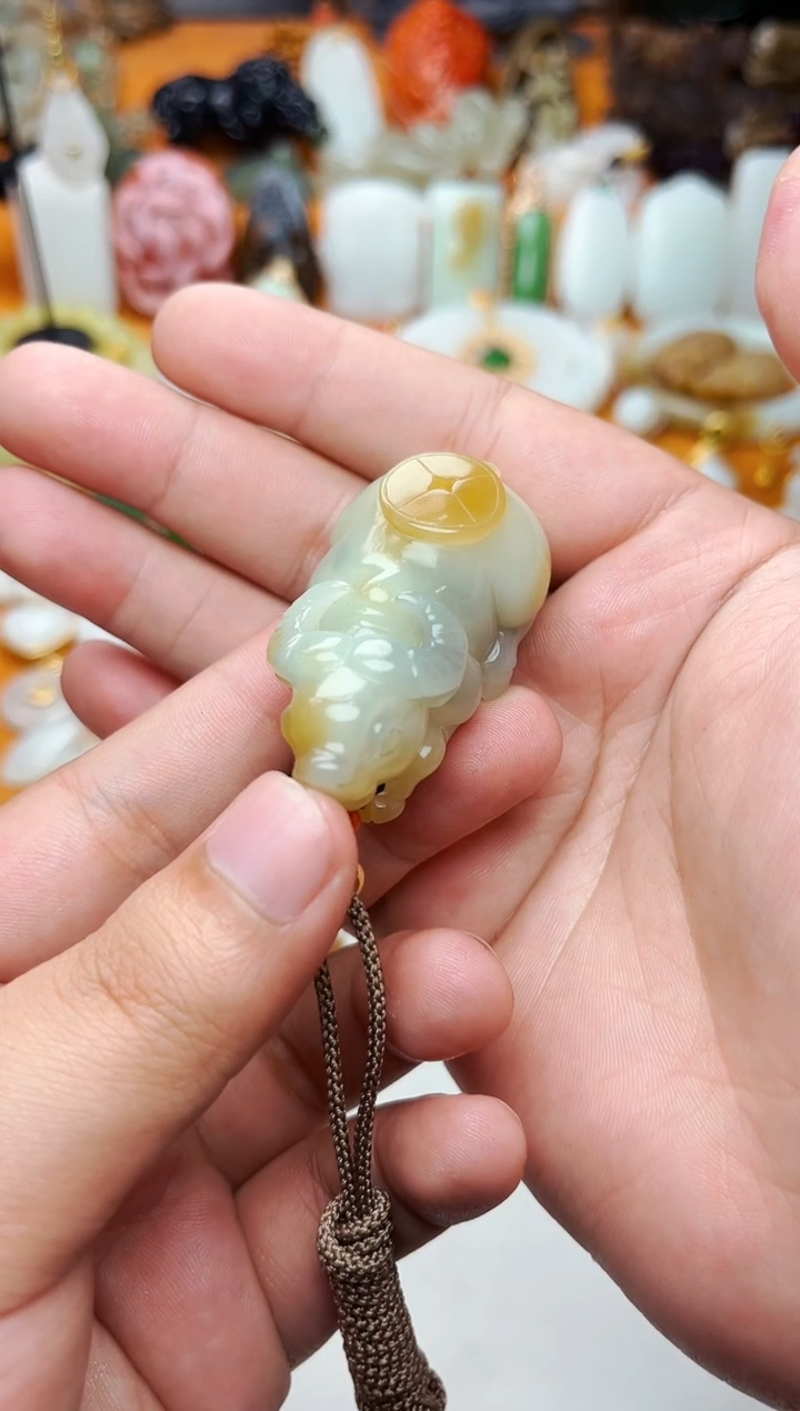 【闪购商品】和田玉颈饰未镶嵌牛01