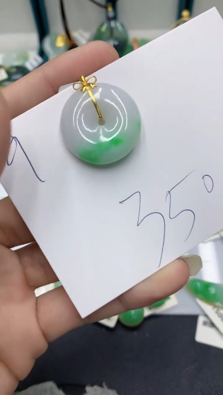 【闪购商品】翡翠颈饰18K金镶嵌翡翠