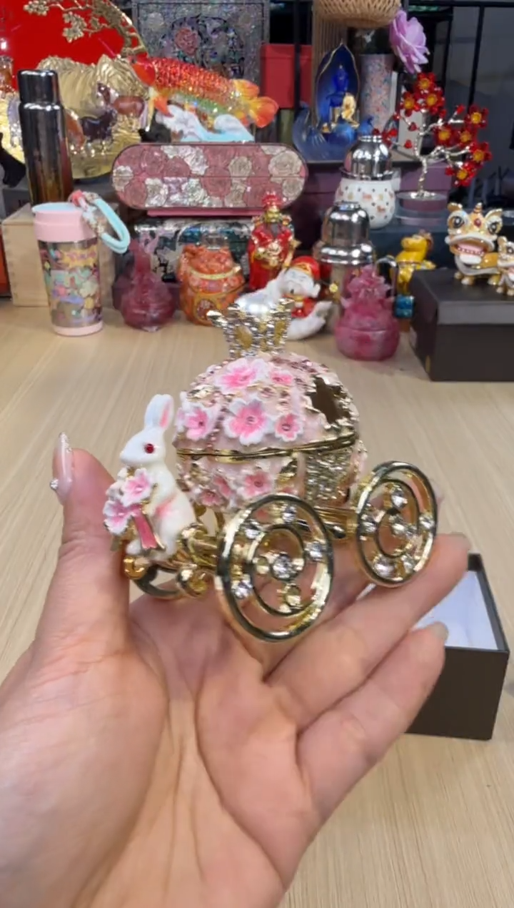 259七宝粉色兔子马车