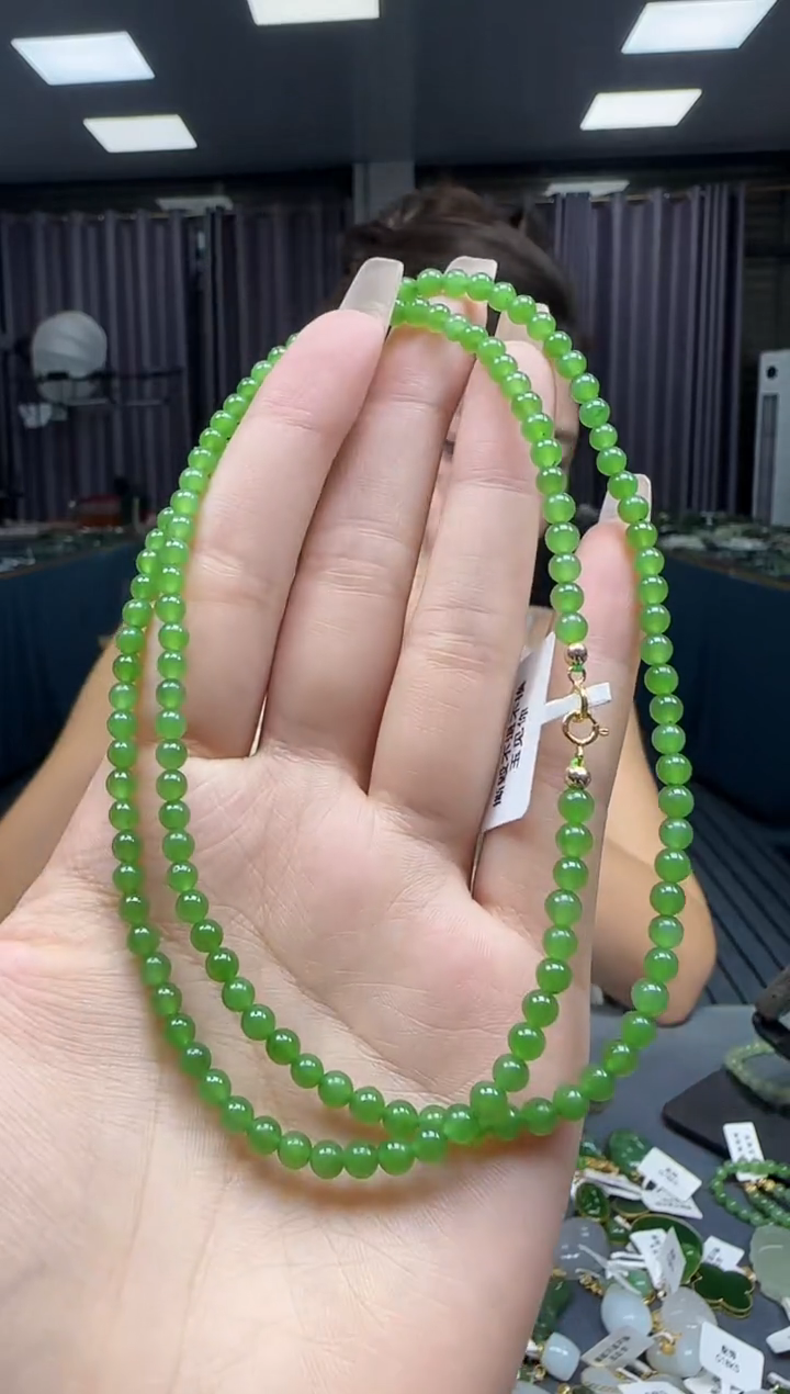 和田玉18K金镶嵌挂件微黑