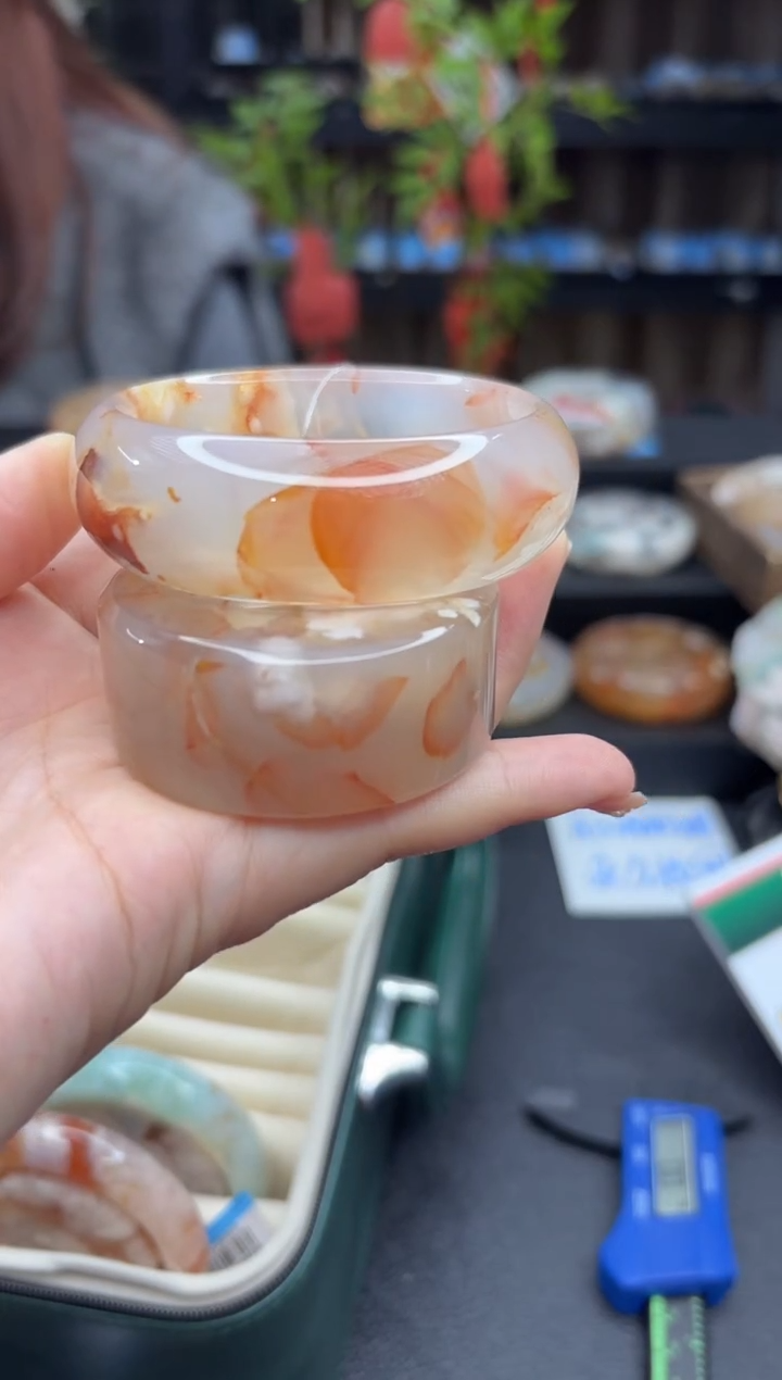 【闪购商品】石英质玉手镯未镶嵌103（55圈赠送镯心）