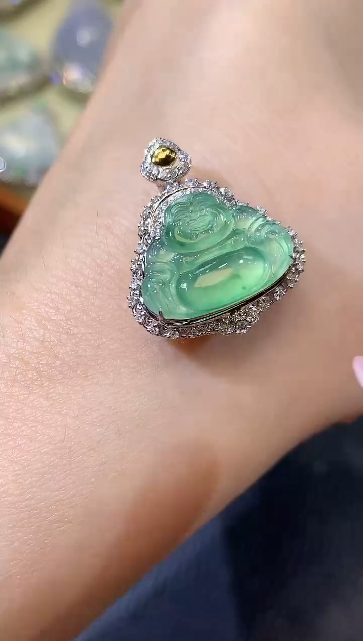 【闪购商品】翡翠吊坠(不含链)18K金镶嵌C18