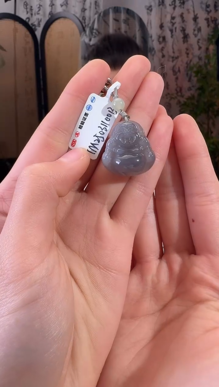 和田玉未镶嵌颈饰佛公 