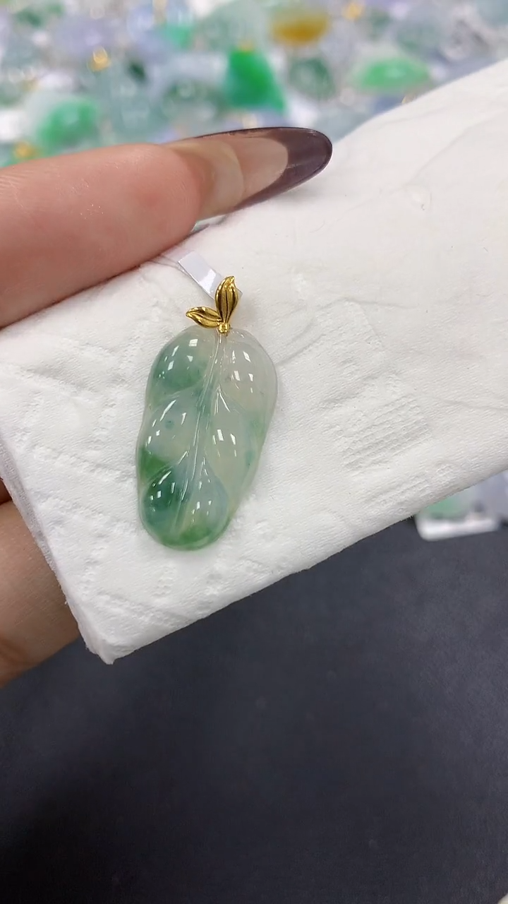 颈饰18K金镶嵌翡翠a货假一赔三支持复检百元上9元证书费自理