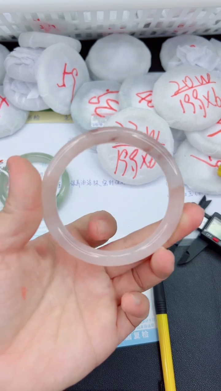 【闪购商品】石英质玉手镯未镶嵌354-63