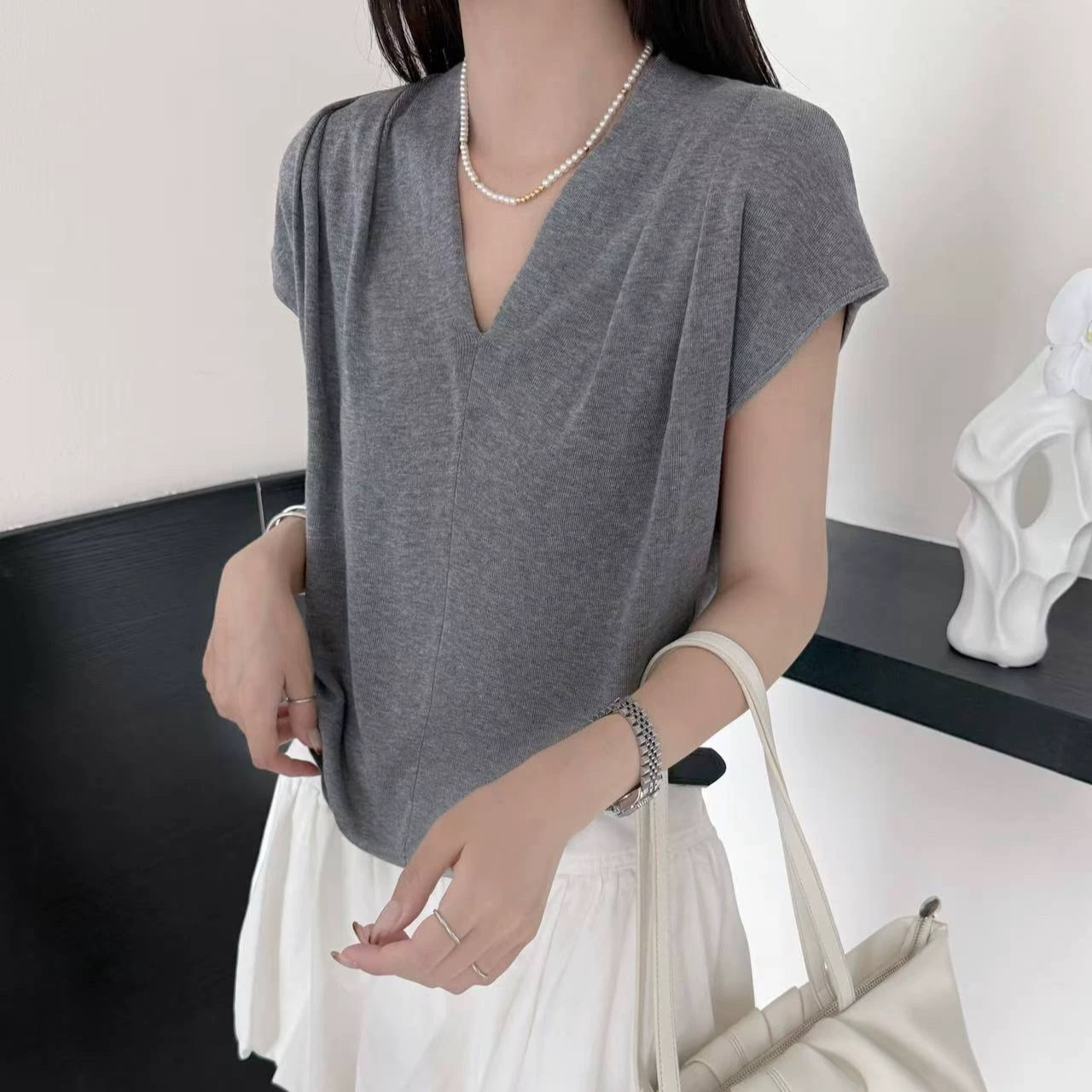 夏季显瘦褶皱鸡心领薄款设计感百搭宽松气质莱赛尔天丝上衣