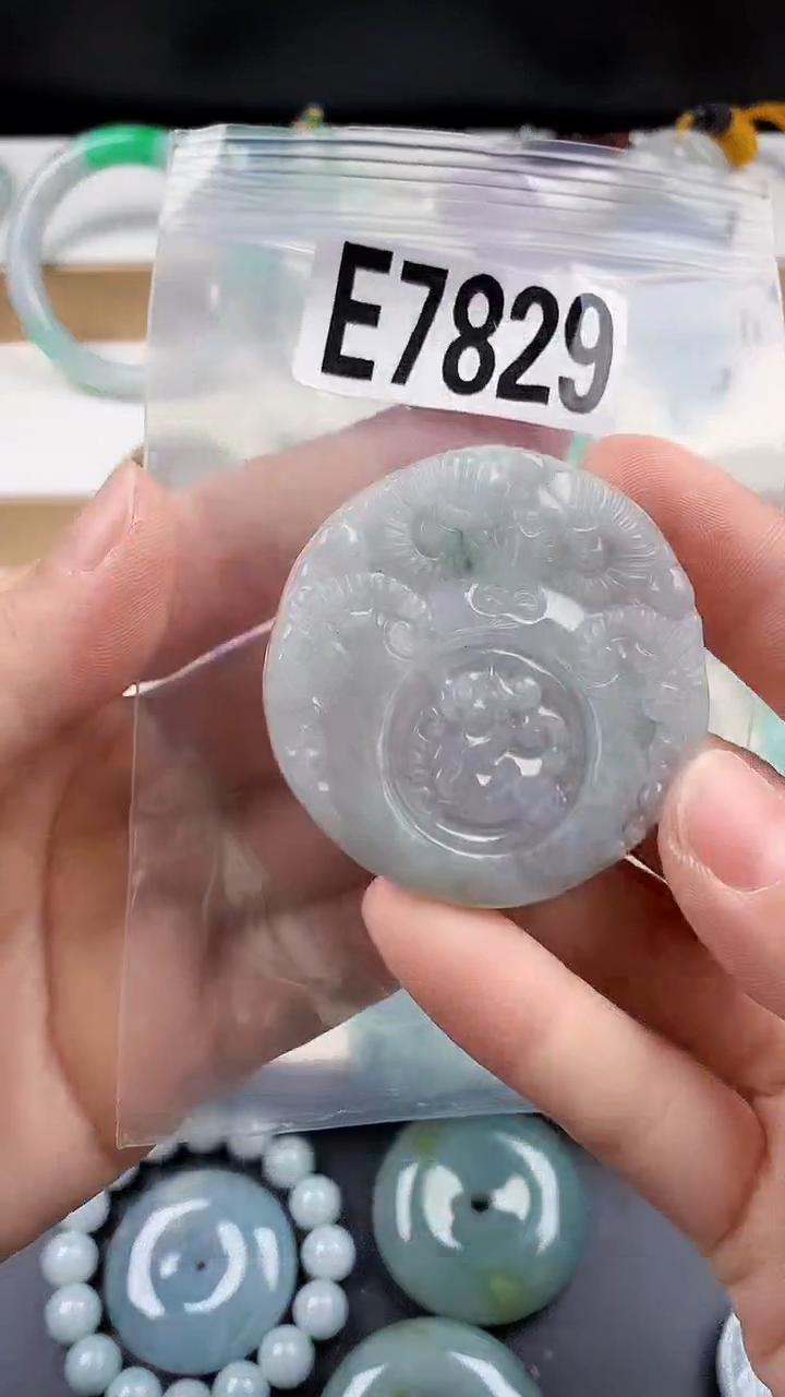 颈饰未镶嵌翡翠天然翡翠吊坠挂件