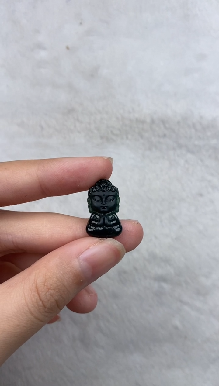【闪购商品】翡翠未镶嵌颈饰宝宝佛