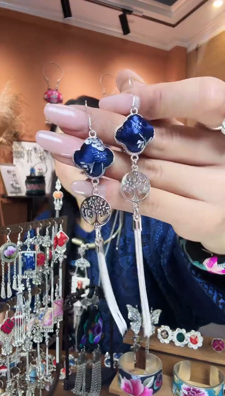 【闪购商品】刺绣纯手工民族风耳环