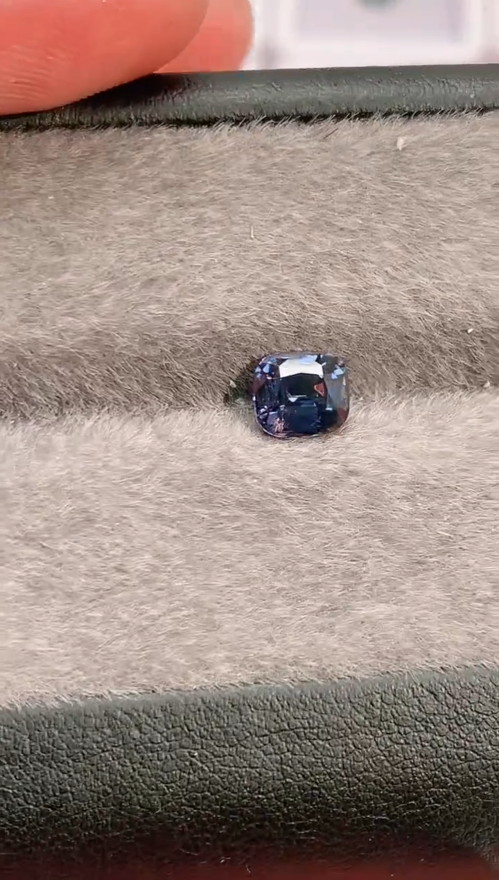 裸石尖晶石1.39-天然钴尖晶石