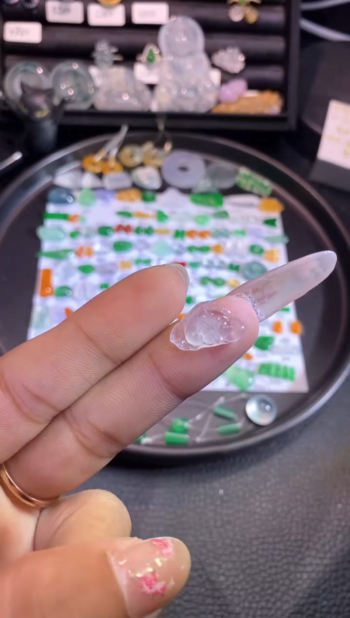 翡翠未镶嵌挂件花