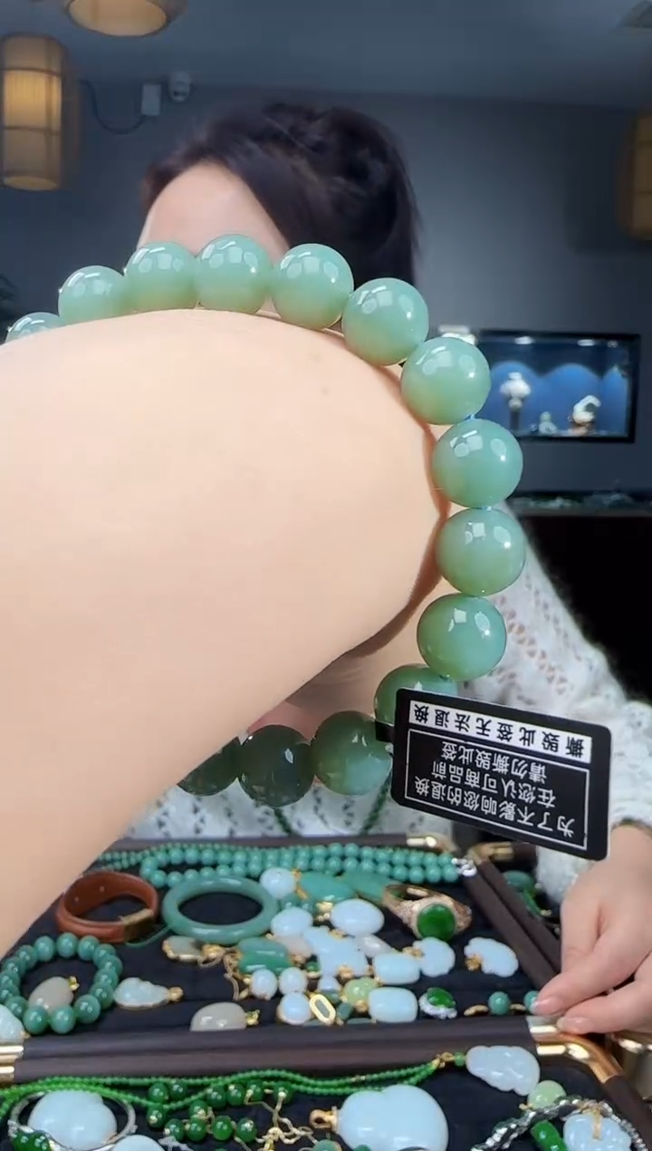 未镶嵌手链和田玉卡10