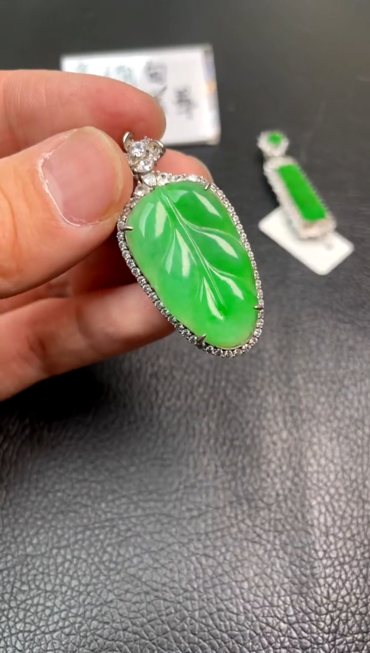 【闪购商品】翡翠吊坠(不含链)银S925镶嵌吊坠