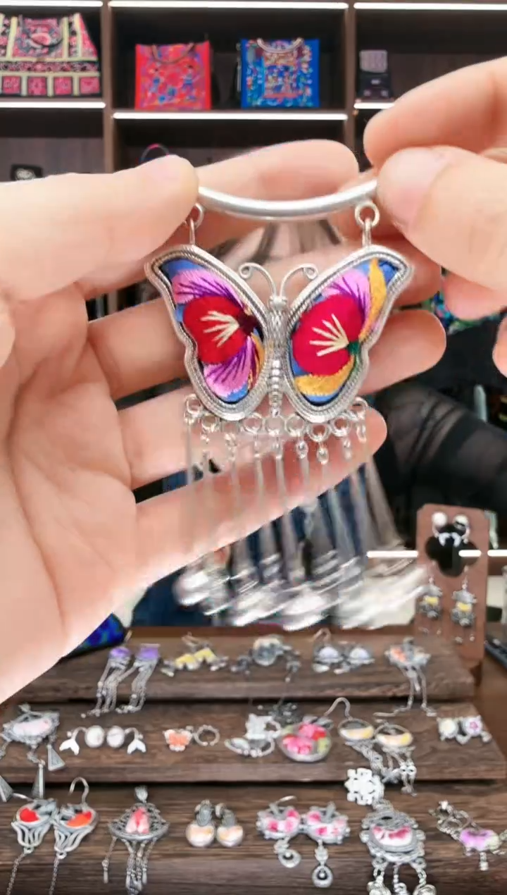 【闪购商品】织绣156蚩梦苗族古绣