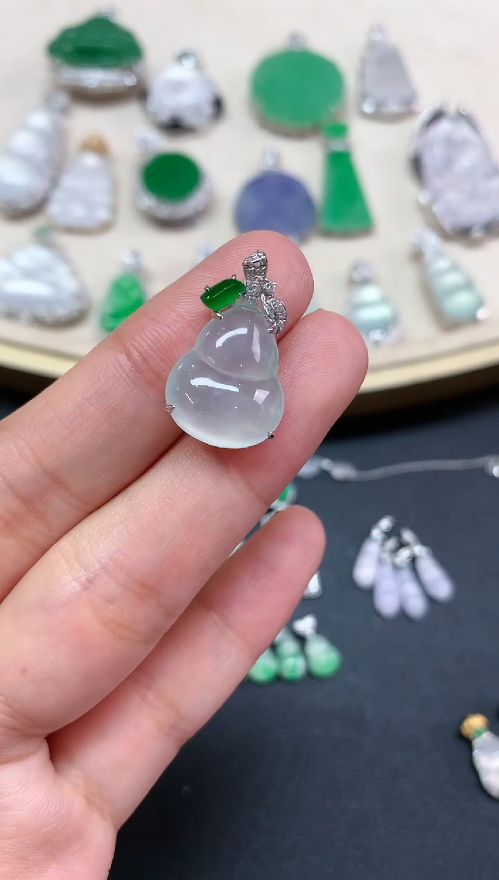 【闪购商品】翡翠吊坠(不含链)18K金镶嵌Q128|4500