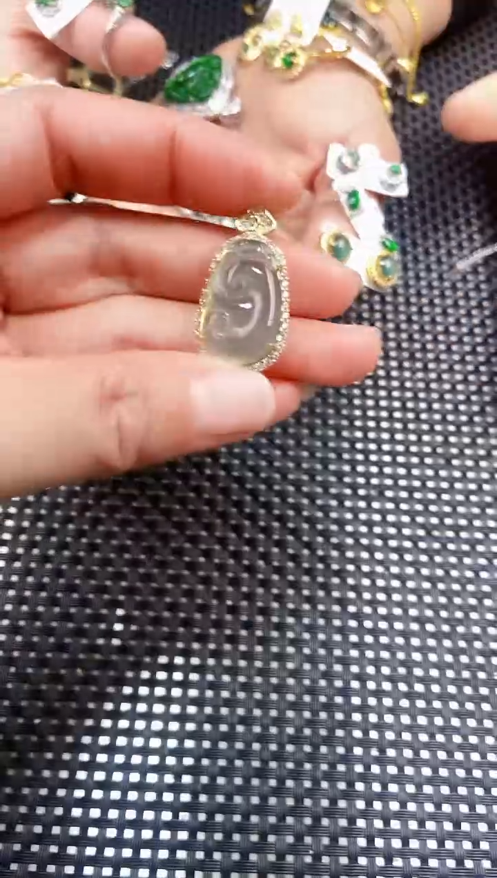 【闪购商品】翡翠吊坠(不含链)未镶嵌111111111