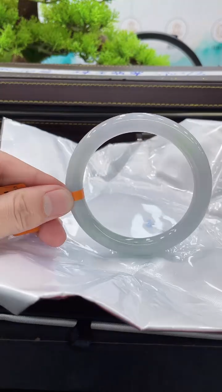 【闪购商品】翡翠手镯未镶嵌手镯