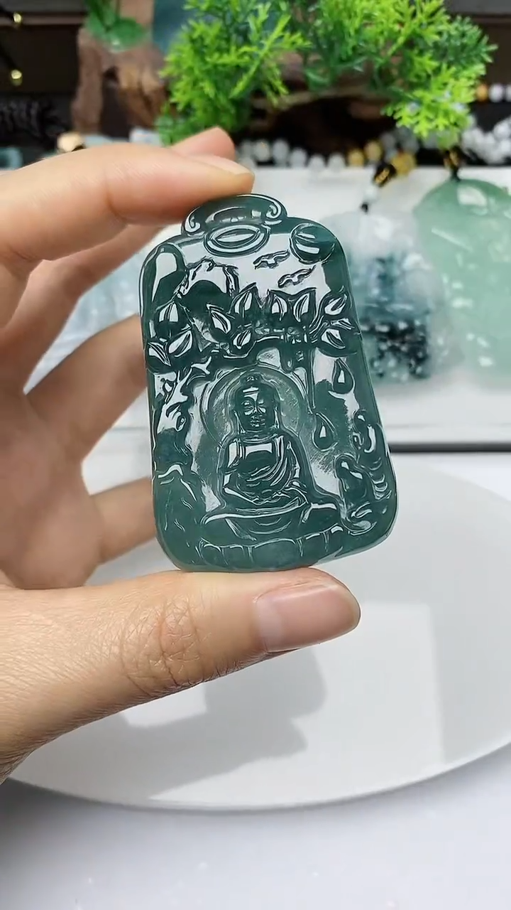 【闪购商品】翡翠颈饰未镶嵌         