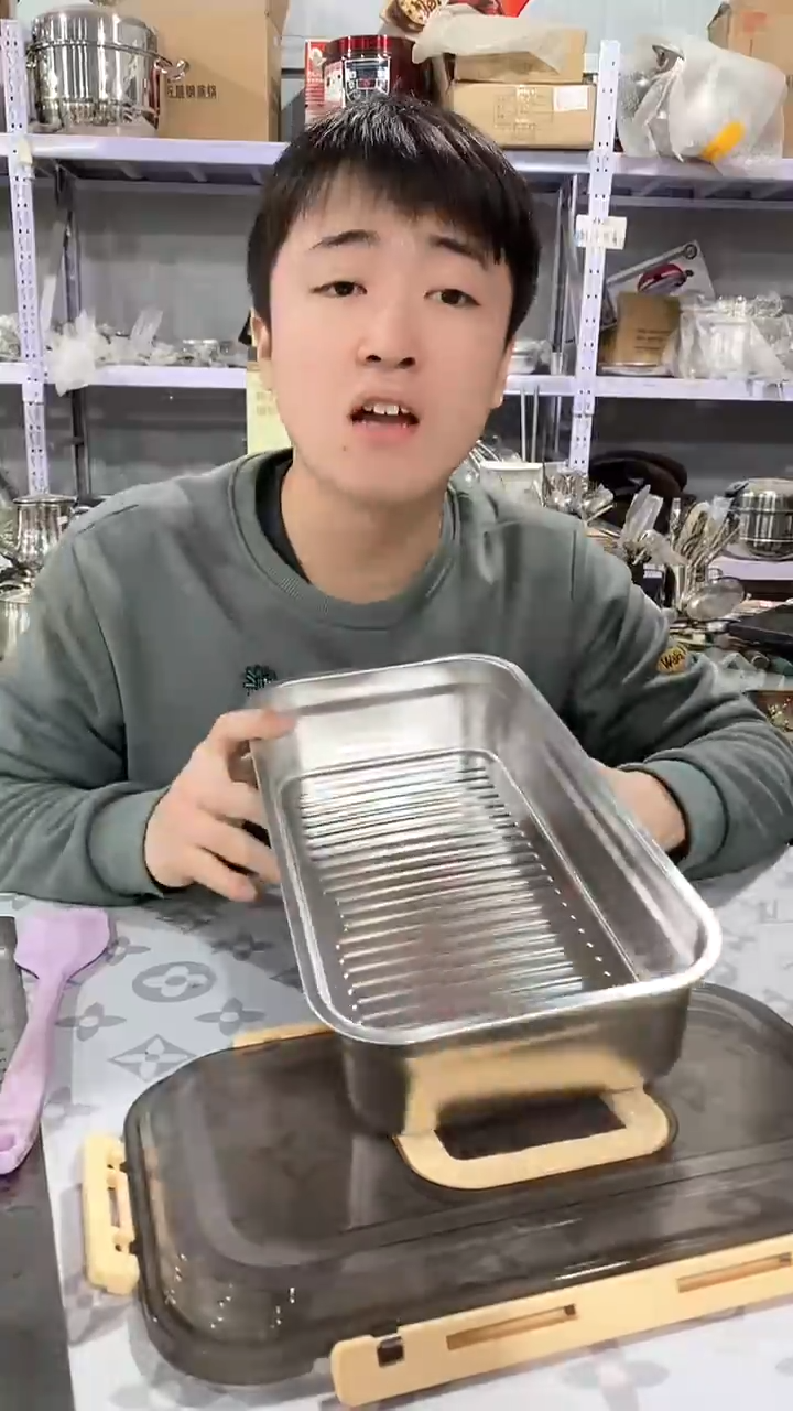 33/18/7带盖提手保鲜盒瑕疵