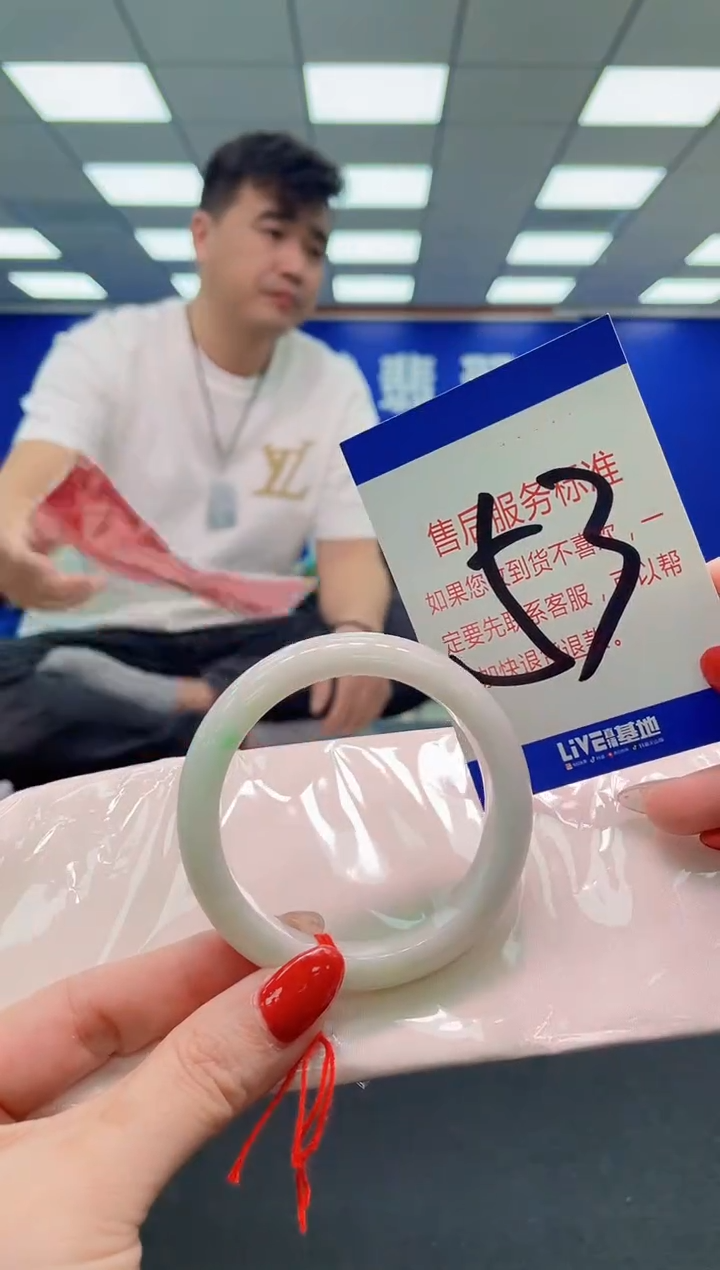 未镶嵌手镯翡翠 AAAAAAAAA